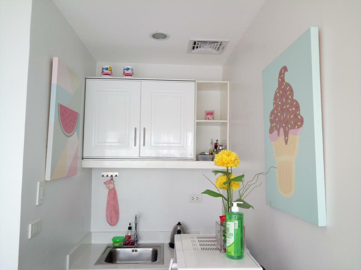 Apartment Unit 711 At Cityscapes